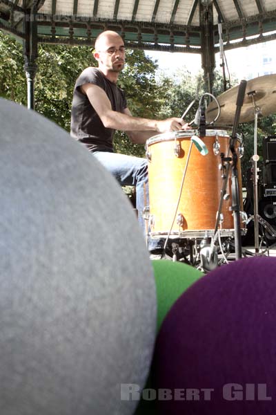 ONE LICK LESS - 2012-09-09 - PARIS - Square de la Place des Fetes - 